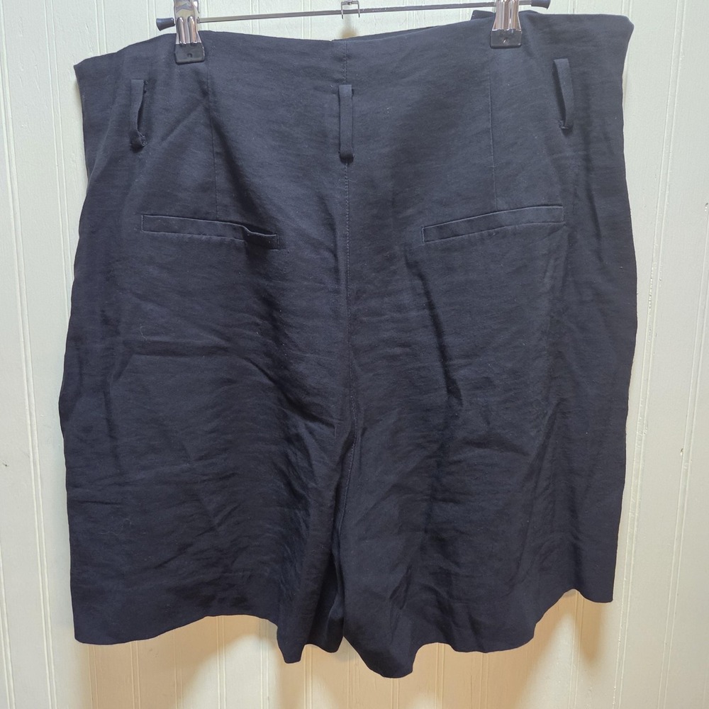 A New Day Shorts Womens 12 Black Chino Flat Front Zip Pockets Summer Casual - Picture 2 of 8